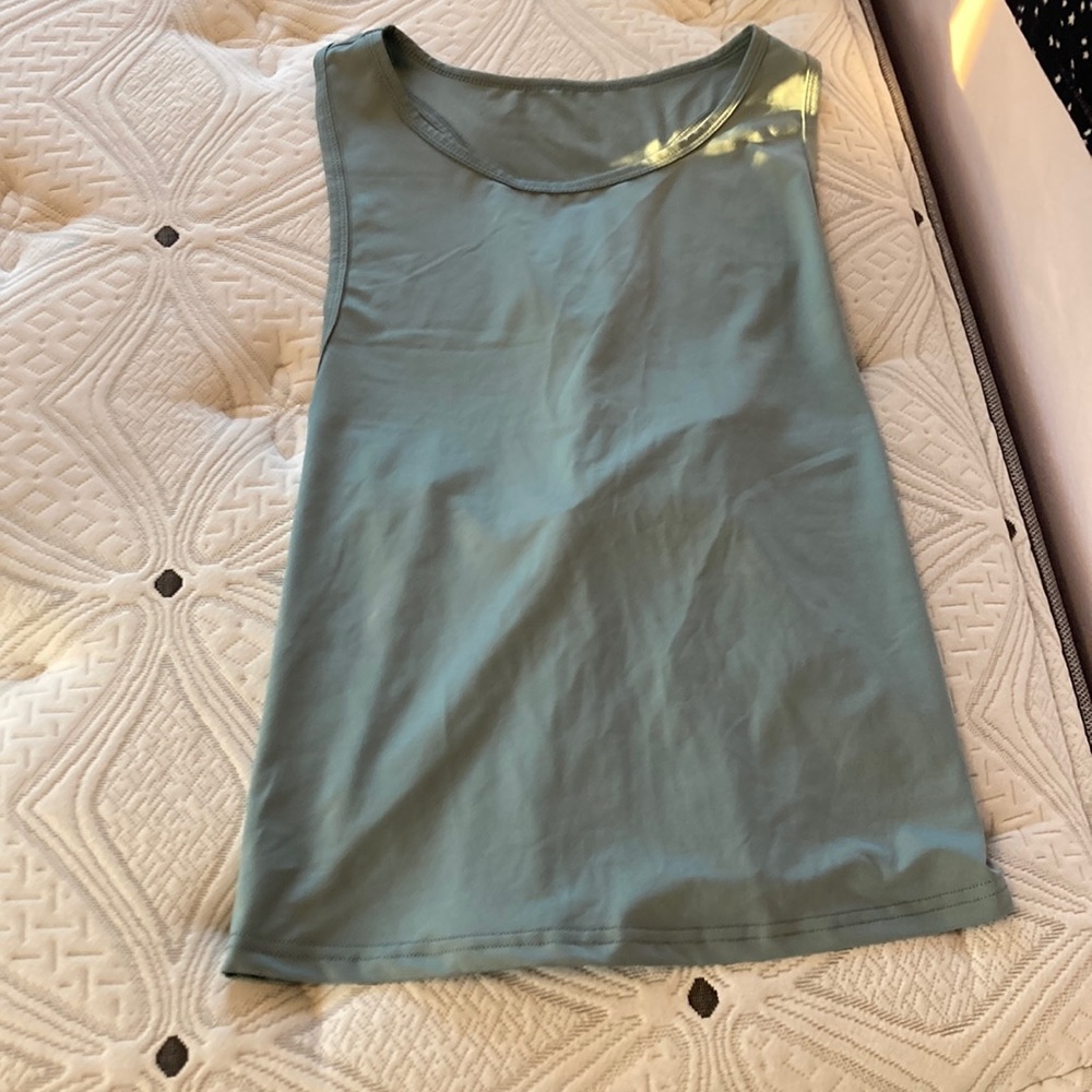 This is the workout tank top I got from shein